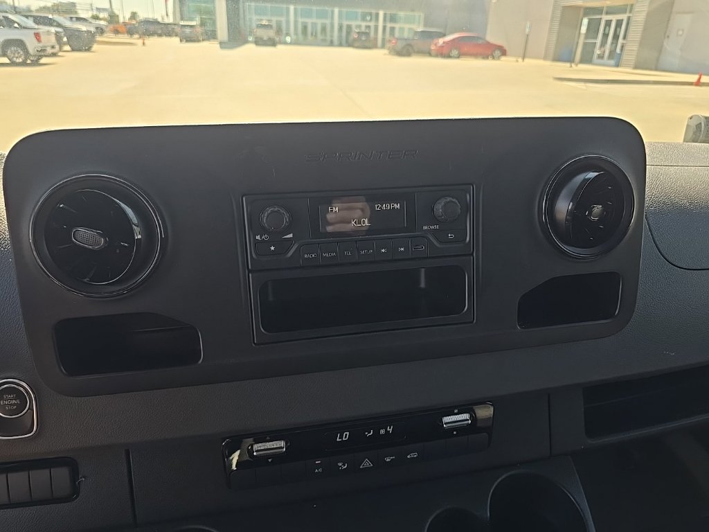 Used 2021 Mercedes-Benz Sprinter 1500 image 25
