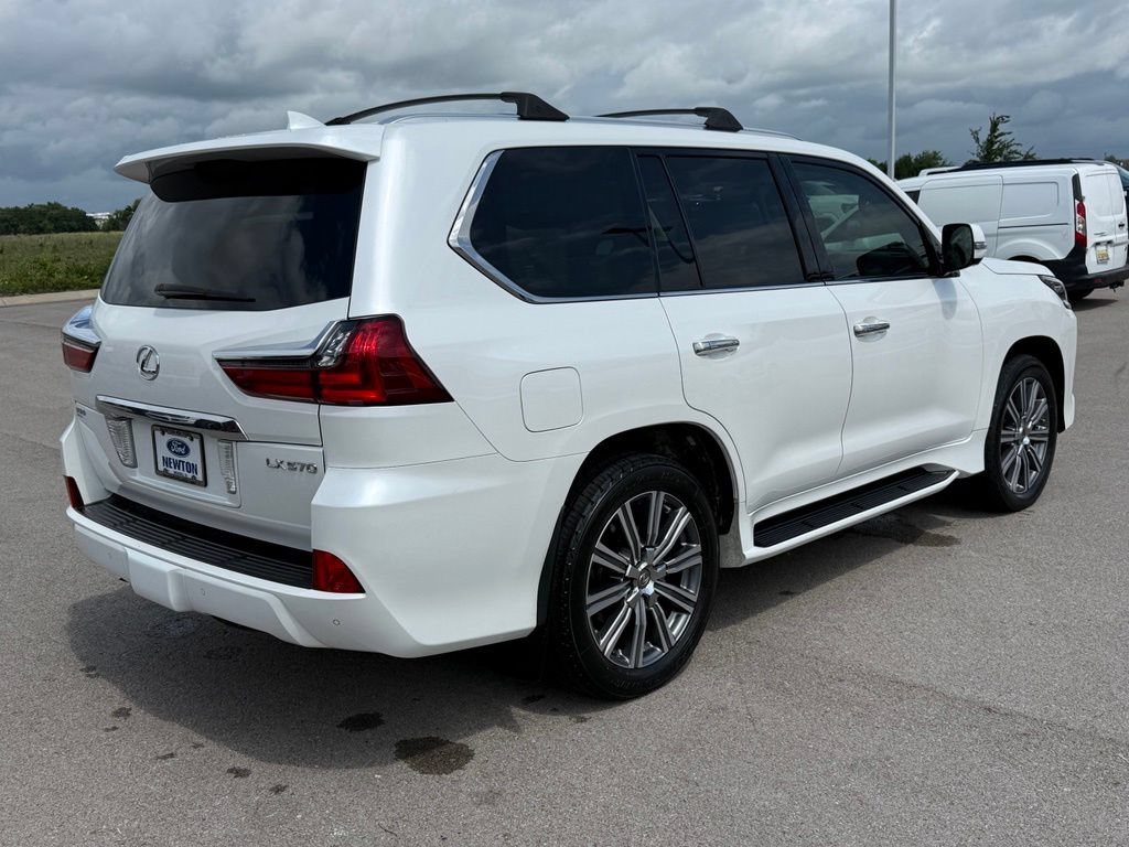 Used 2017 Lexus LX 570 4WD w/ Luxury Package image 35