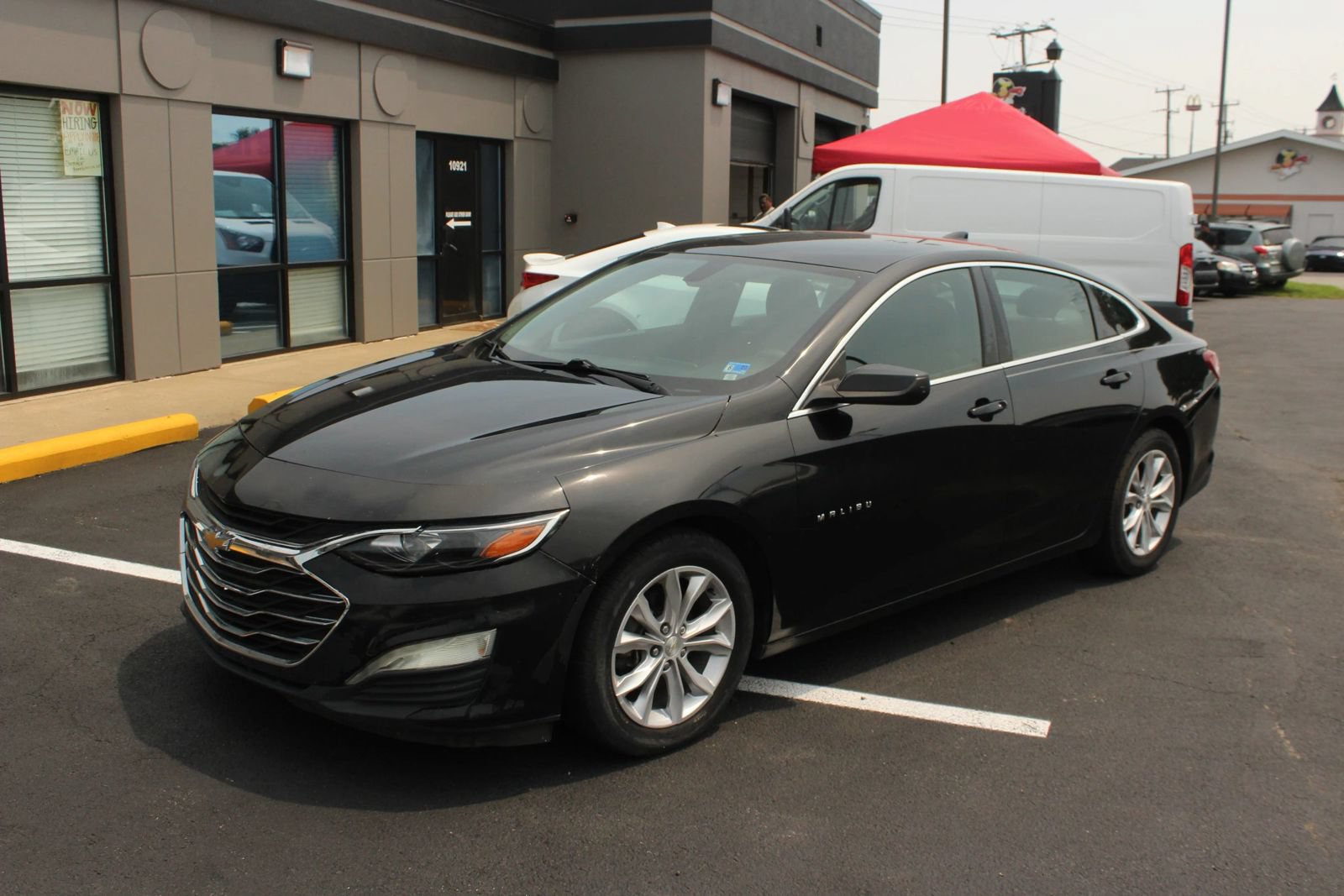 Used 2019 Chevrolet Malibu LT FWD image 1