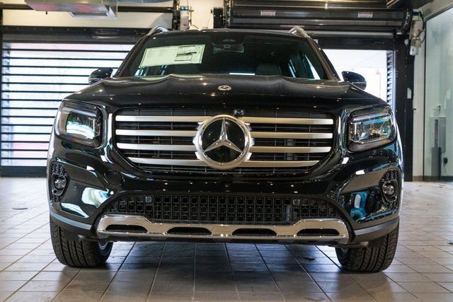 New 2026 Mercedes-Benz GLB 250 4MATIC image 2
