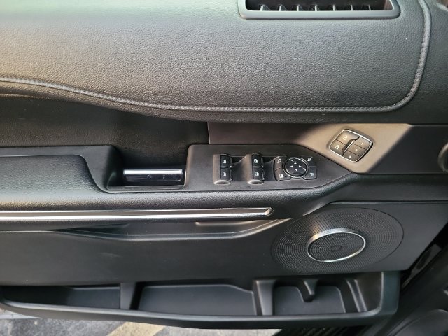 Used 2020 Ford Expedition Max XLT w/ Equipment Group 202A RWD image 15