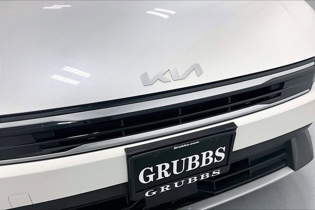 Used 2025 Kia K4 EX image 27