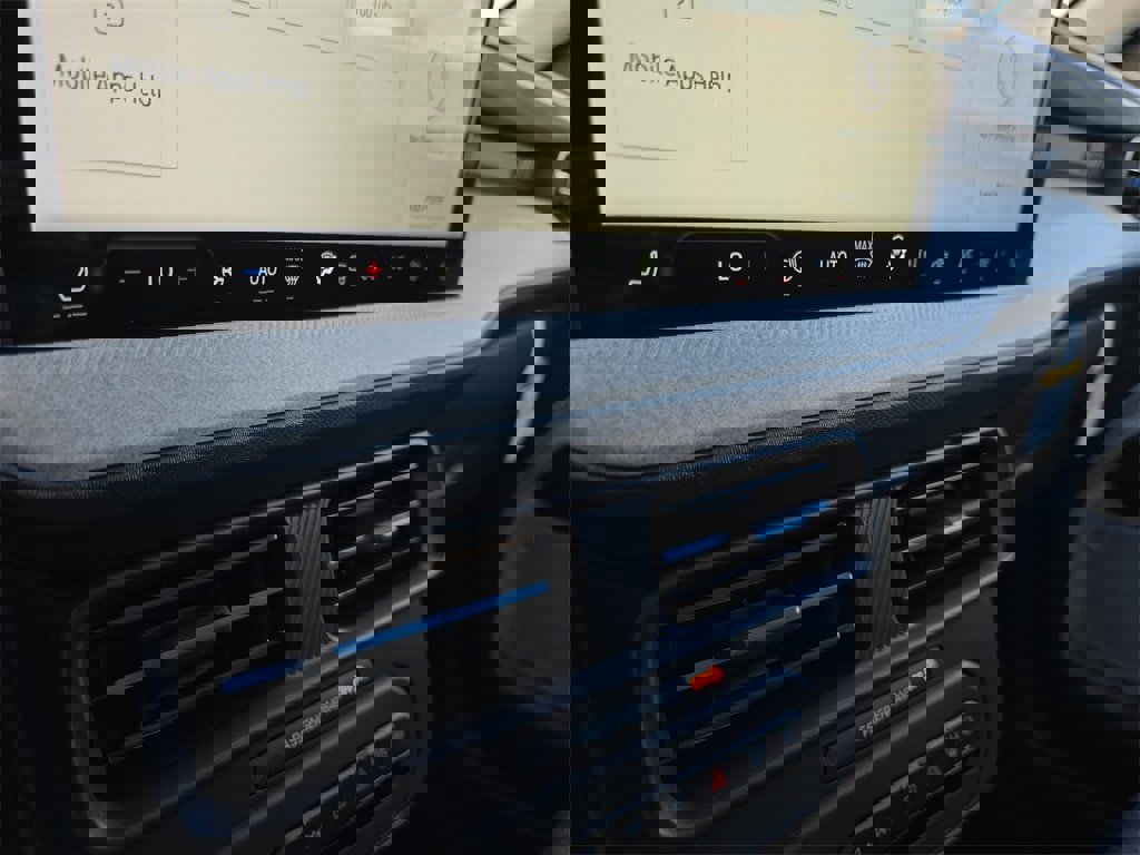 New 2025 Ford Maverick XLT w/ XLT Luxury Package image 45