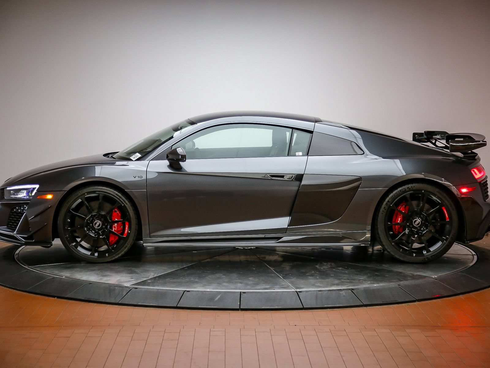 Used 2023 Audi R8 V10 GT RWD image 13