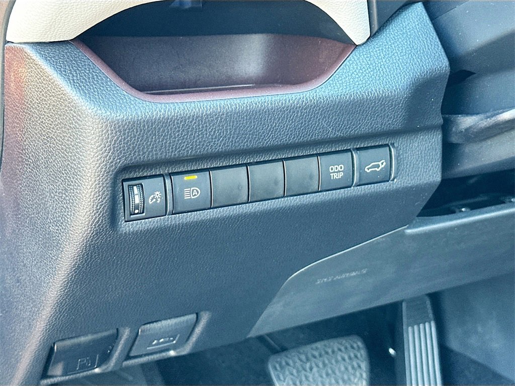 Used 2023 Toyota RAV4 Limited image 10