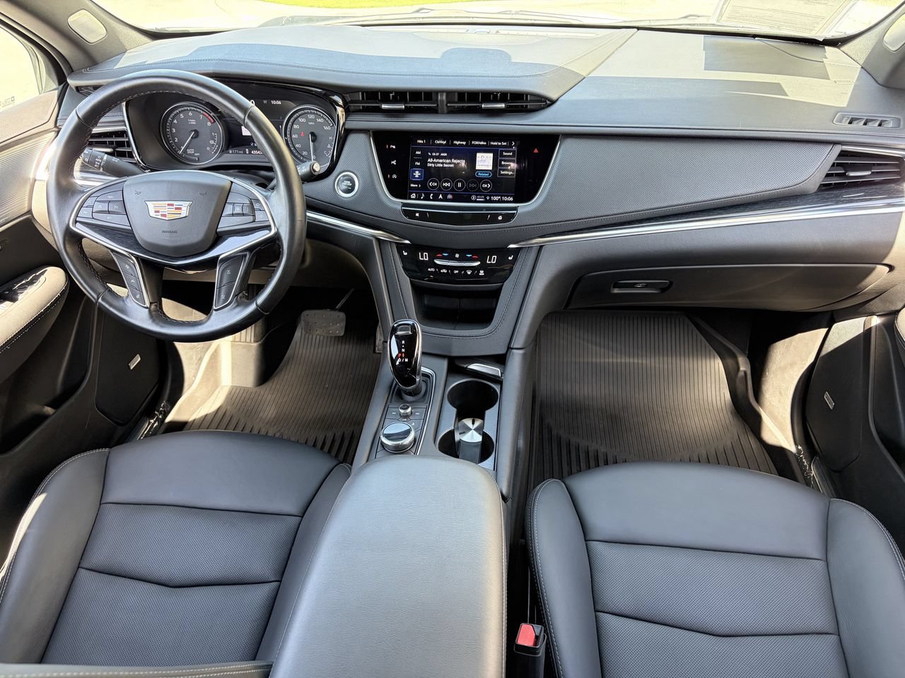 Certified 2023 Cadillac XT5 Premium Luxury w/ Technology Package AWD/4WD image 16