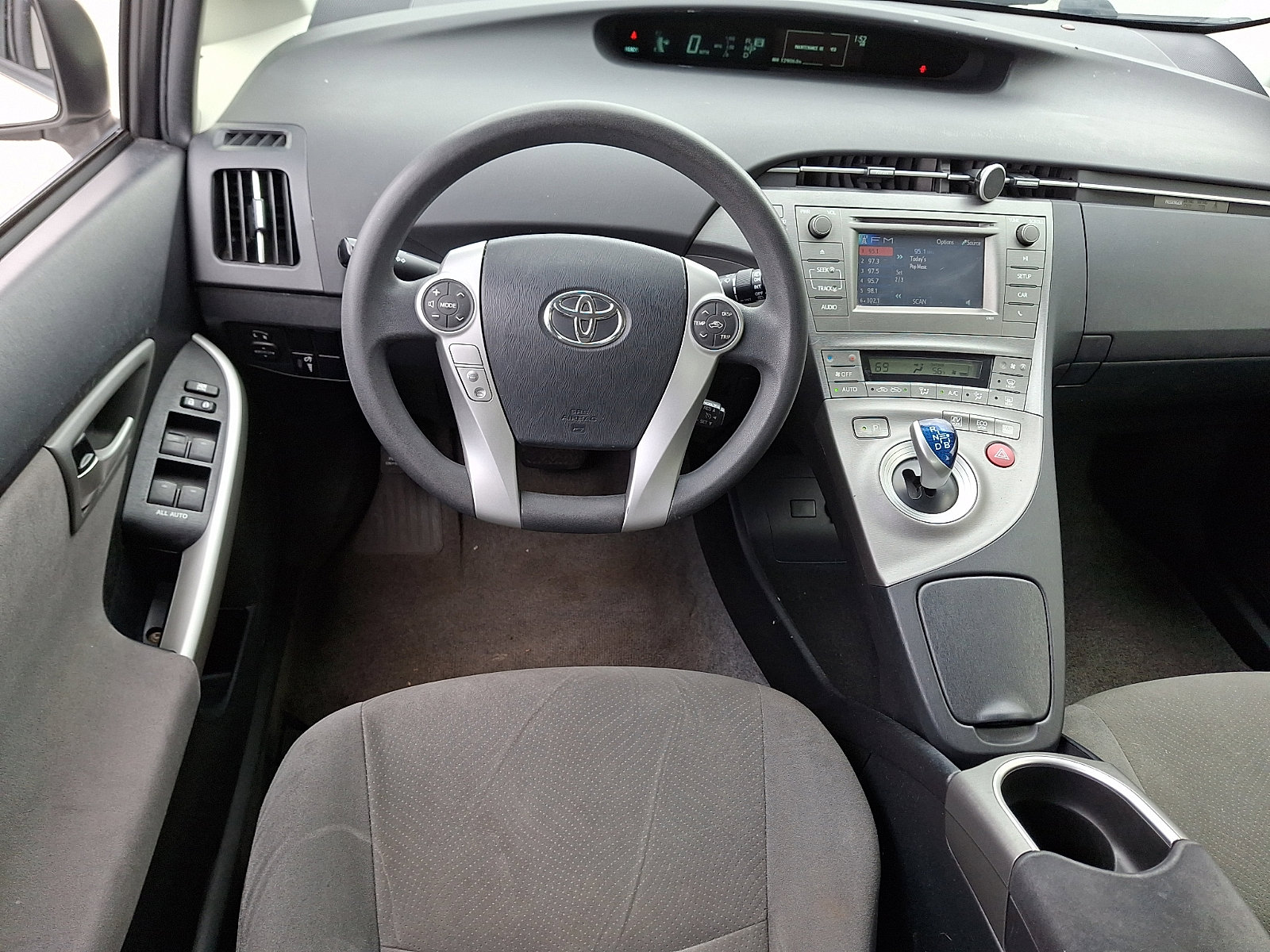 Used 2014 Toyota Prius Two image 11