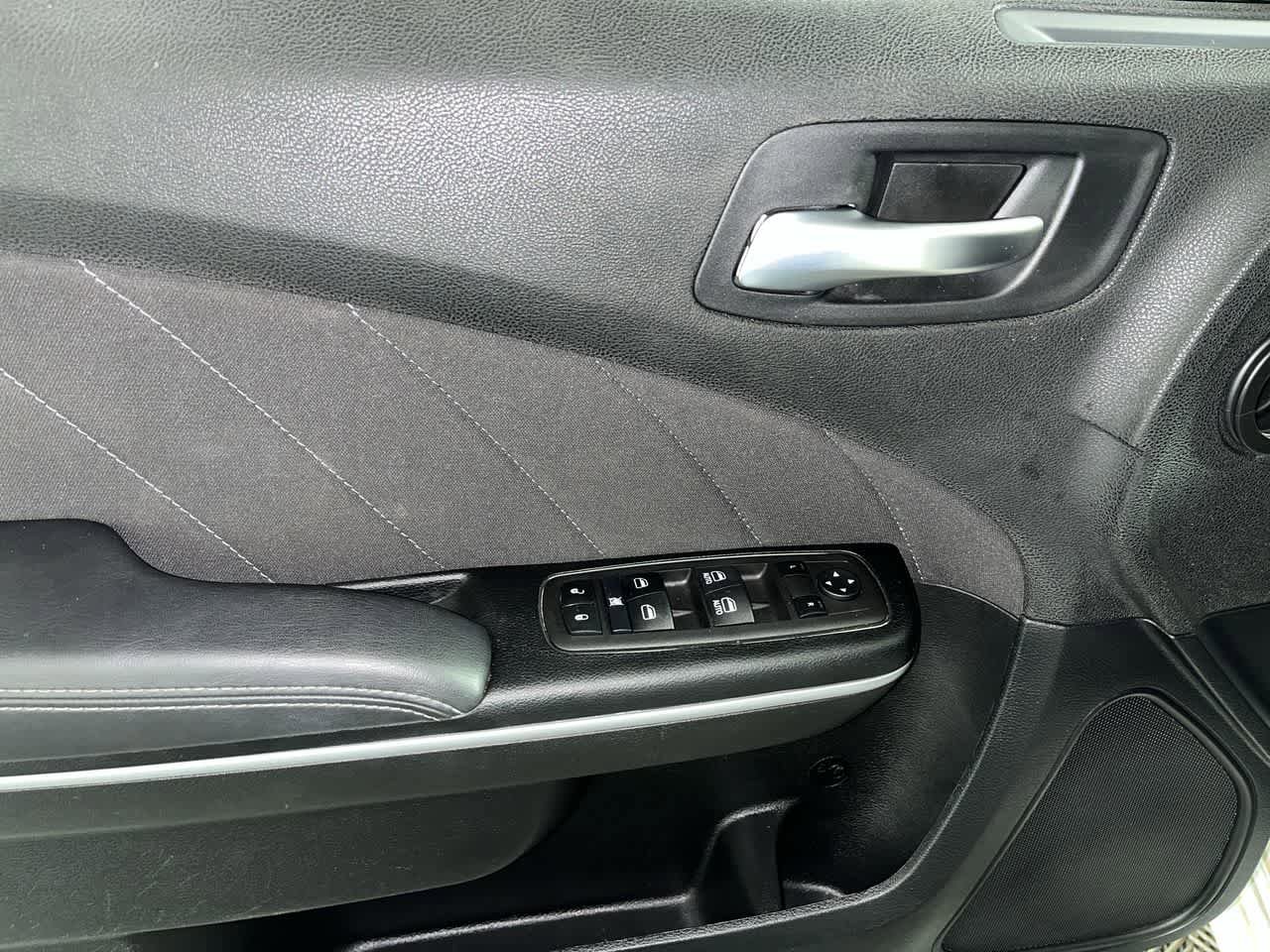 Used 2022 Dodge Charger SXT AWD/4WD image 13