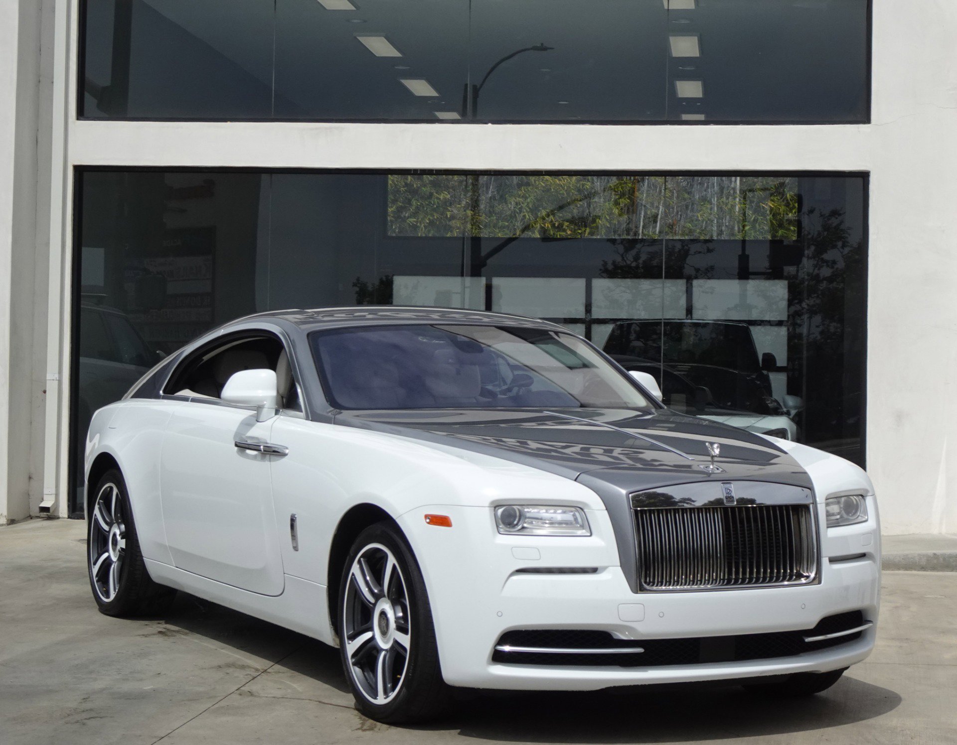 Used 2014 Rolls-Royce Wraith RWD image 9