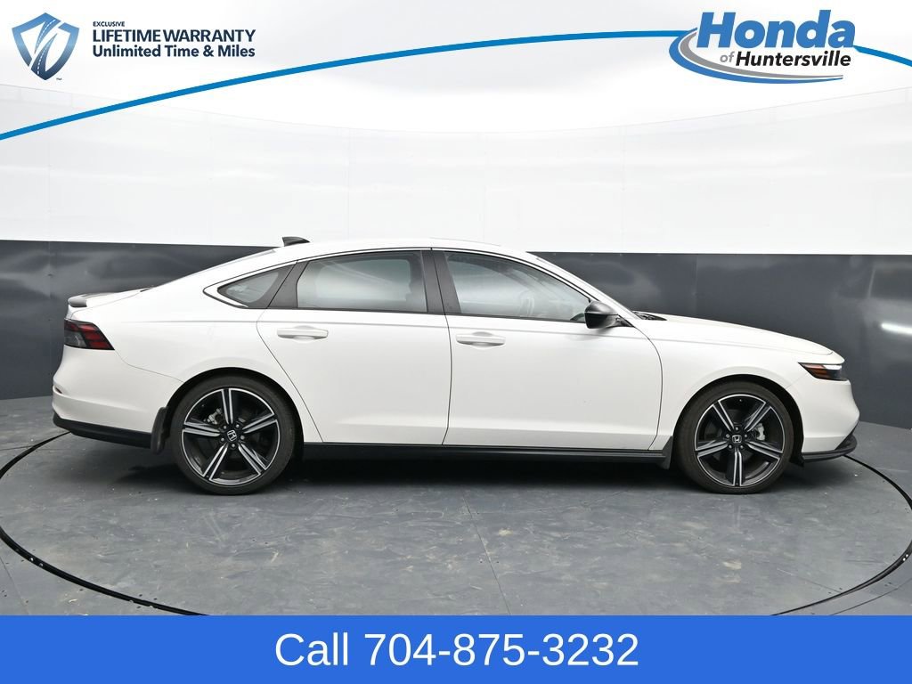 Used 2023 Honda Accord Sport image 9