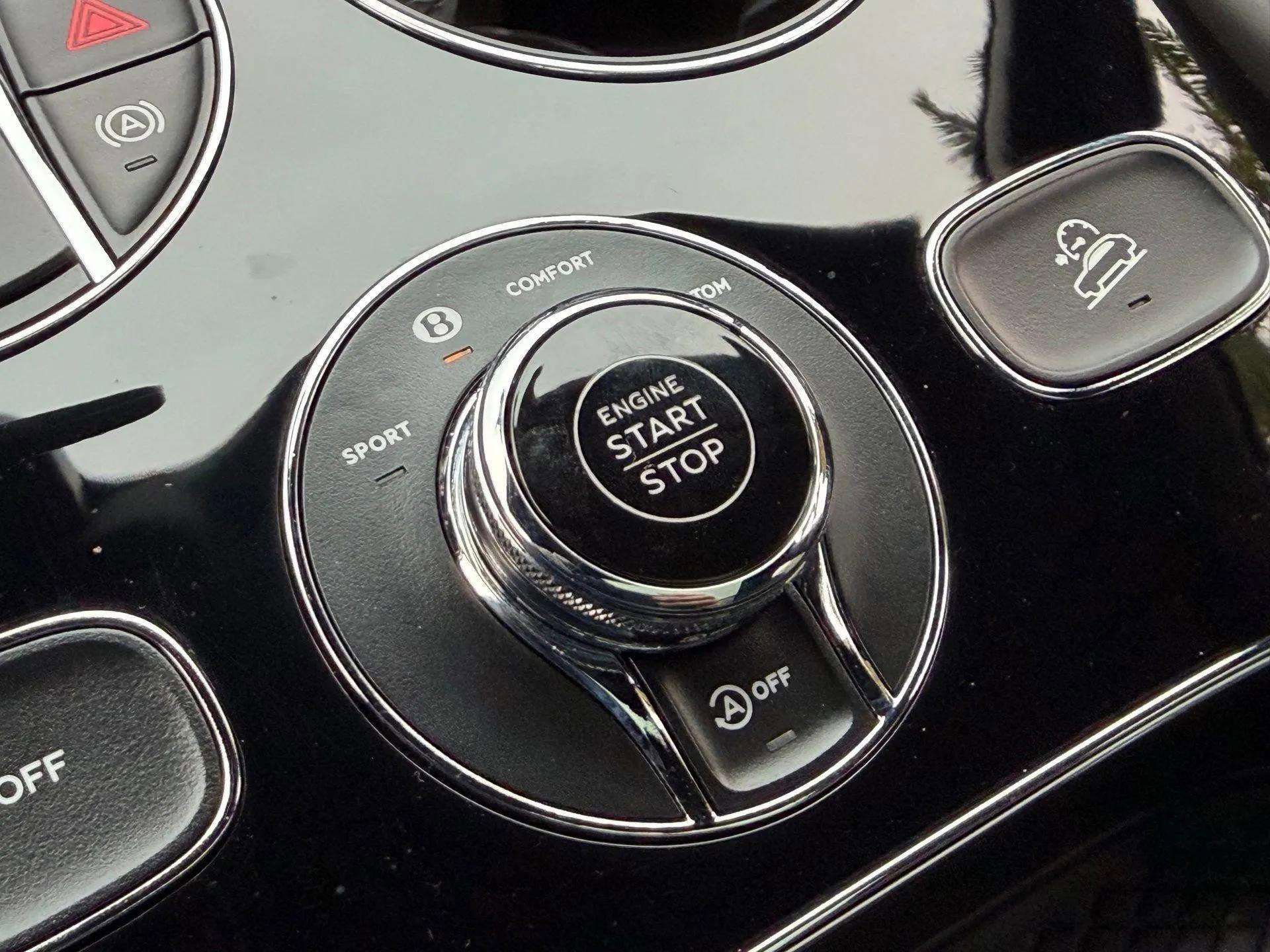 Used 2024 Bentley Bentayga Extended Wheelbase image 38