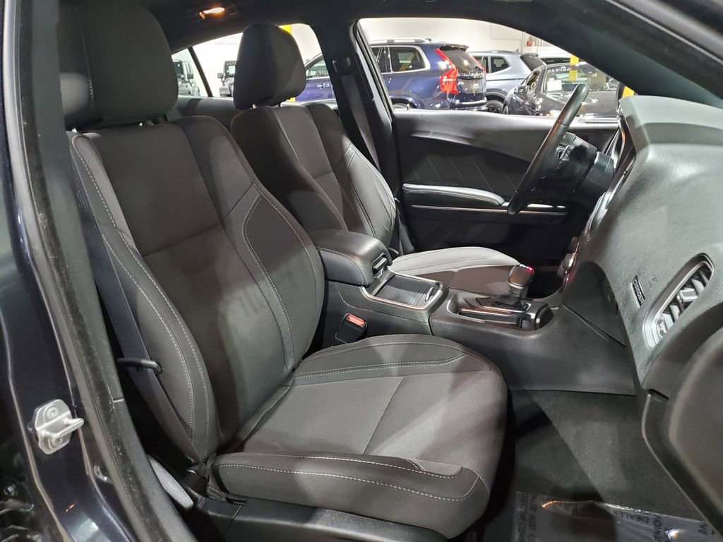Used 2018 Dodge Charger R/T w/ Navigation & Travel Group image 14