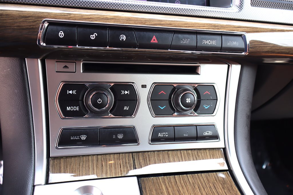 Used 2013 Jaguar XF R RWD image 35