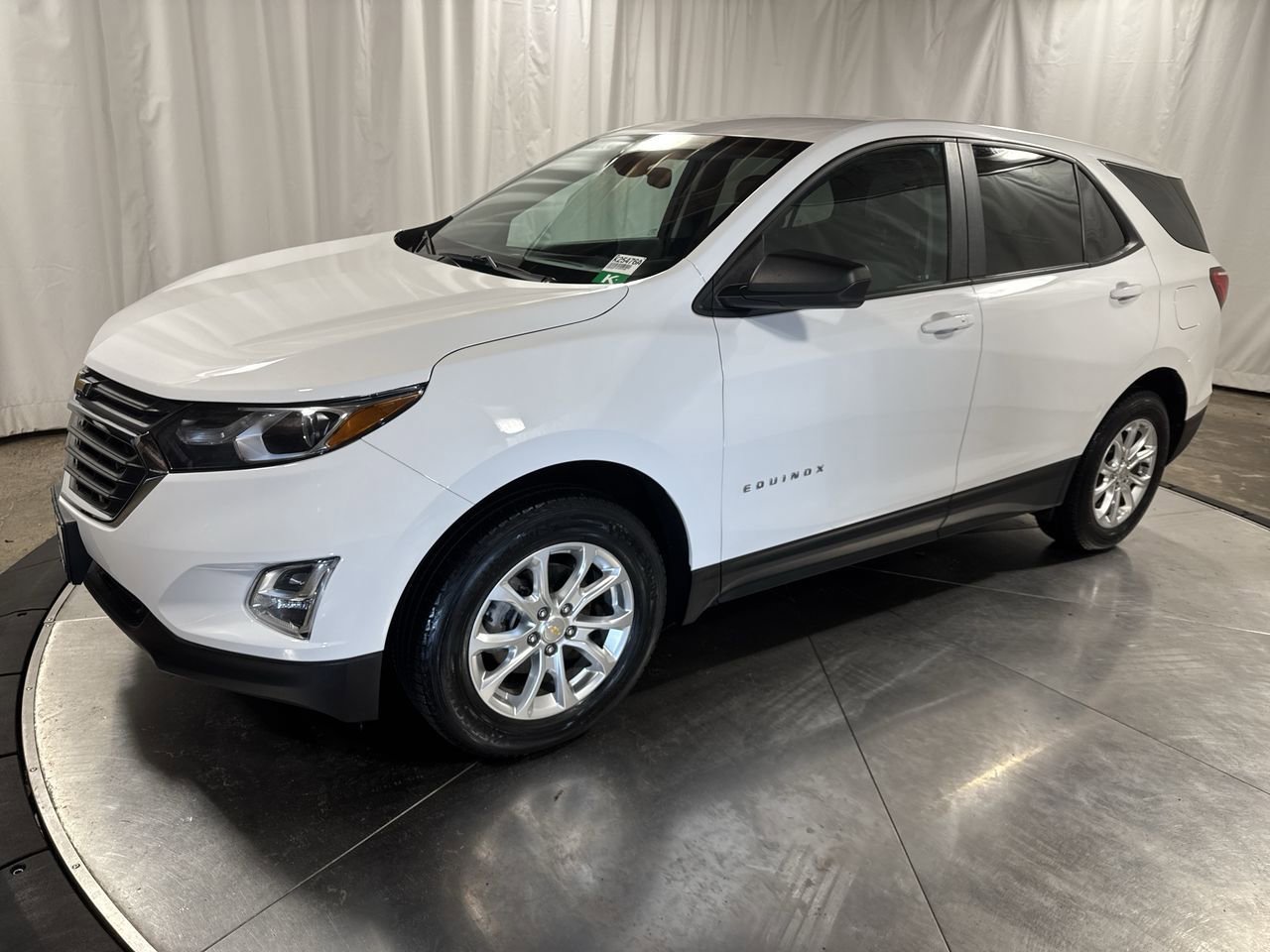Used 2020 Chevrolet Equinox LS w/ LS Convenience Package image 1