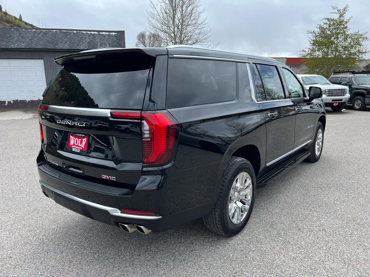 Used 2025 GMC Yukon XL Denali AWD/4WD image 5