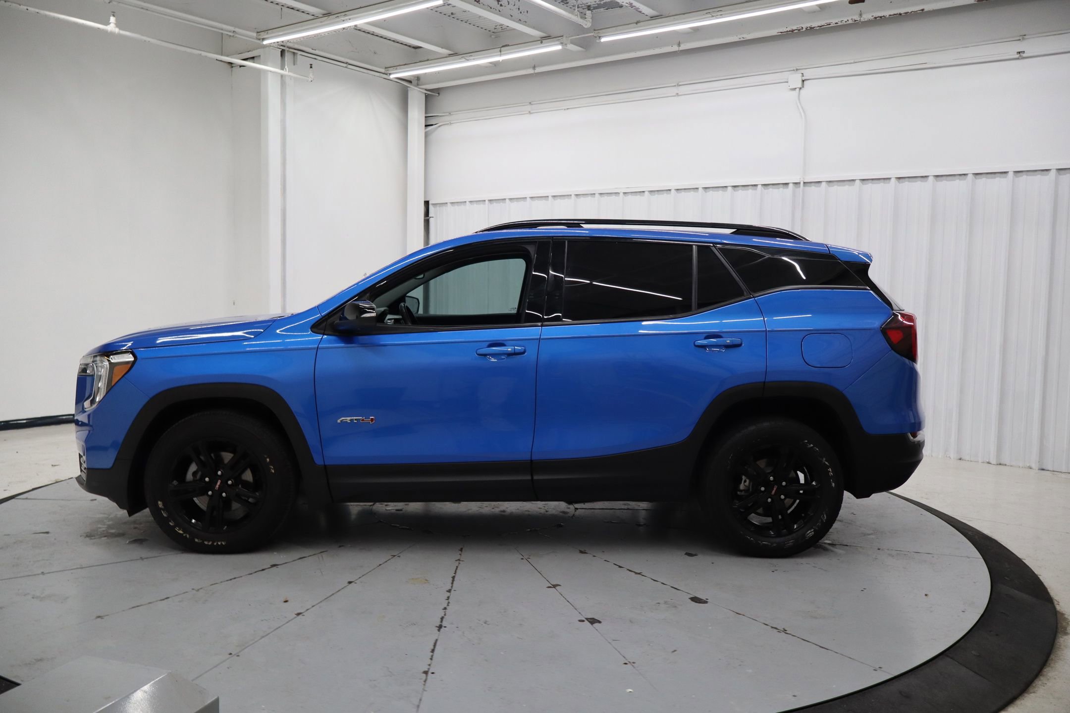 Used 2024 GMC Terrain AT4 w/ Tech Package image 9