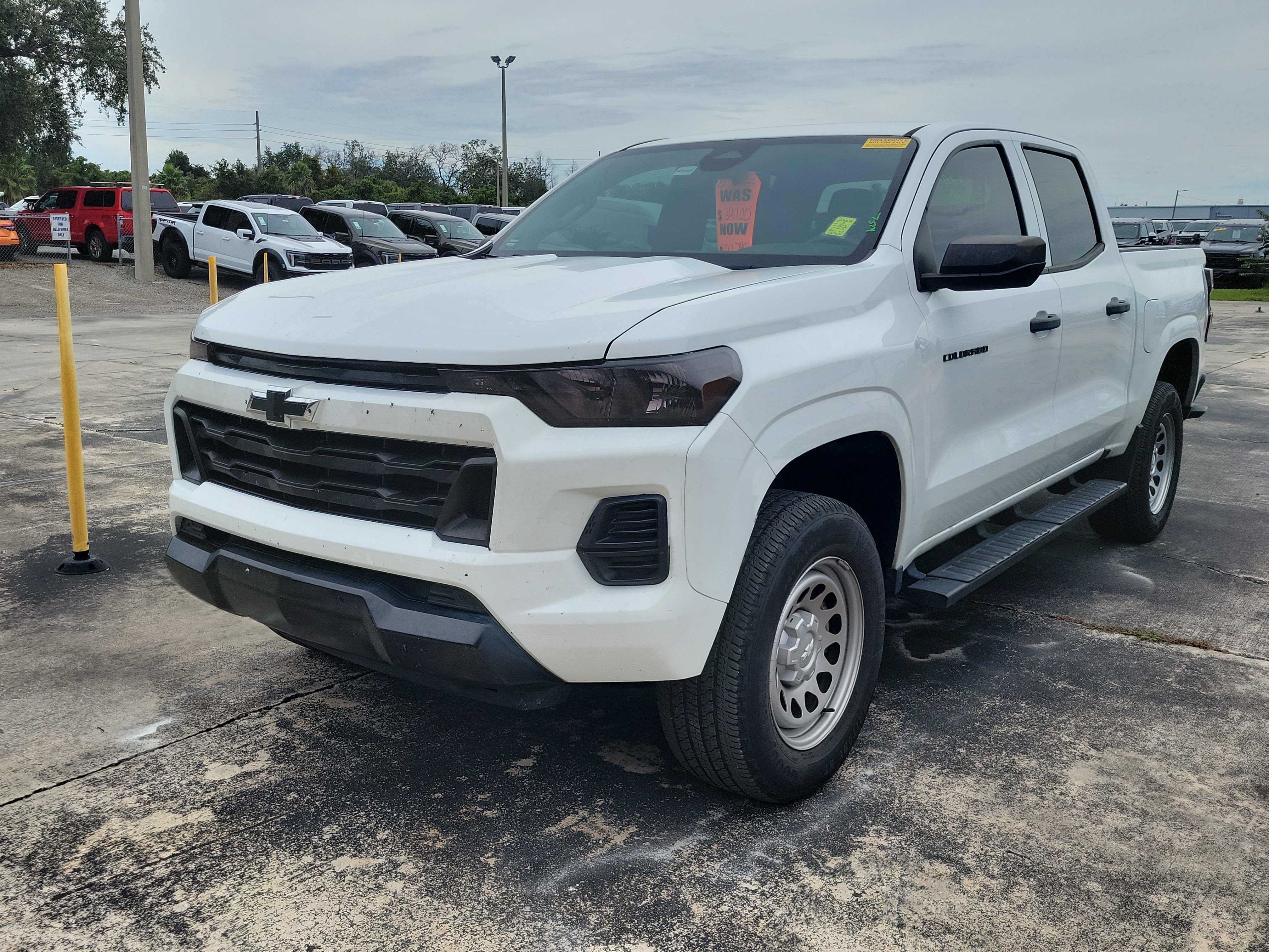 Used 2023 Chevrolet Colorado W/T w/ Advanced Trailering Package RWD image 3