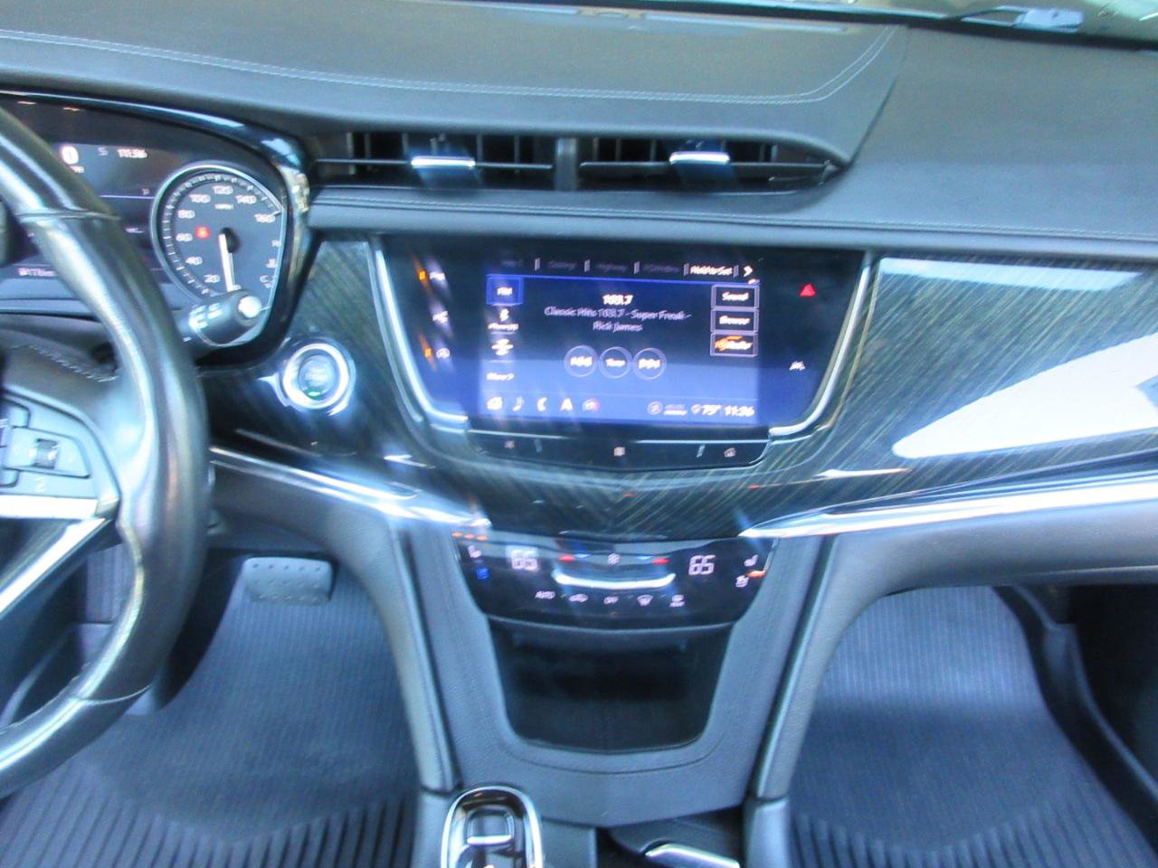 Used 2020 Cadillac XT6 Premium Luxury AWD/4WD image 48