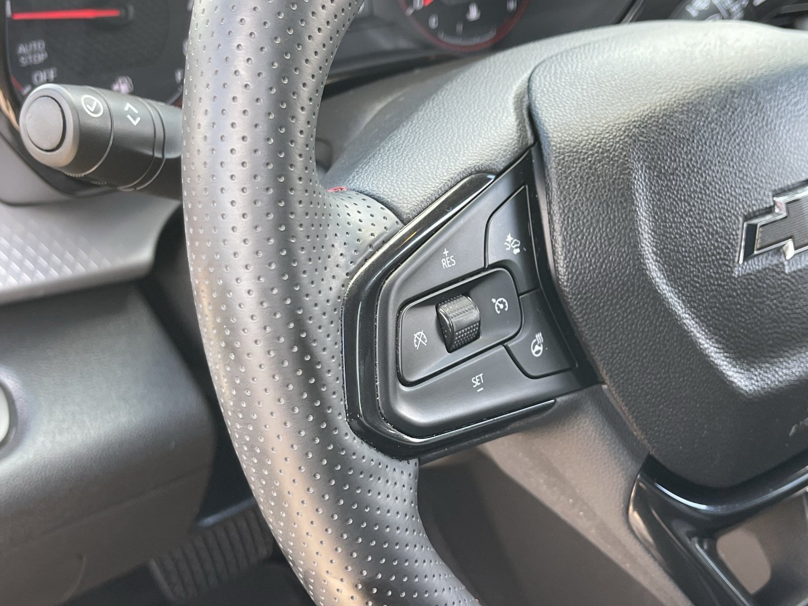 Used 2024 Chevrolet Trax RS w/ Driver Confidence Package FWD image 25
