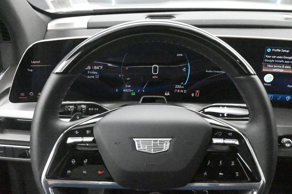 Used 2026 Cadillac Vistiq Luxury w/ LPO, Floor Liner Package AWD/4WD image 9