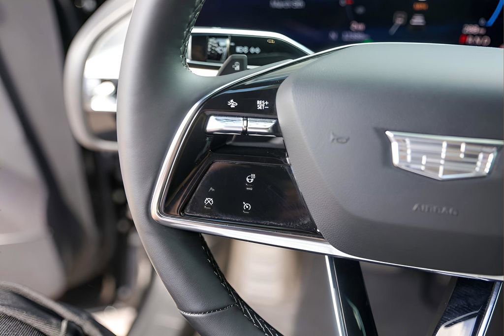 Certified 2024 Cadillac Lyriq Luxury image 13