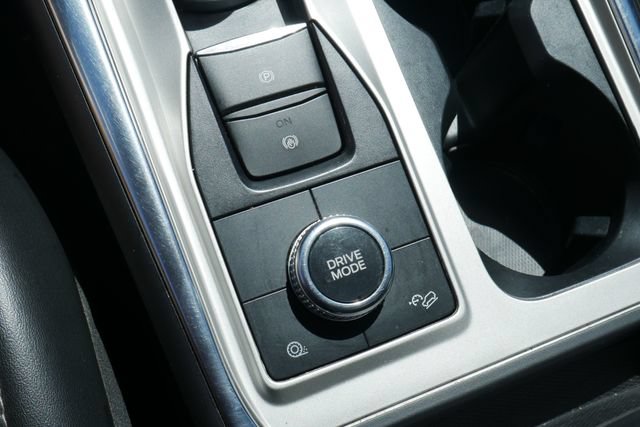 Used 2022 Ford Explorer XLT w/ Equipment Group 202A AWD/4WD image 24