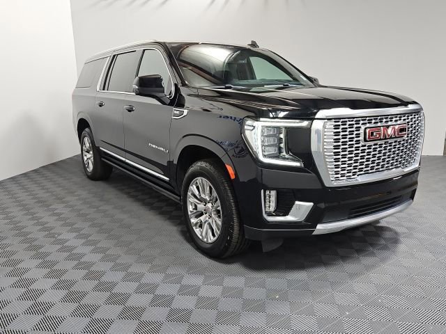 Used 2022 GMC Yukon XL Denali image 4
