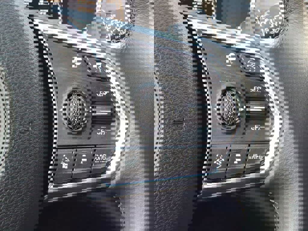 Used 2023 Acura MDX SH-AWD w/ Technology Package image 21