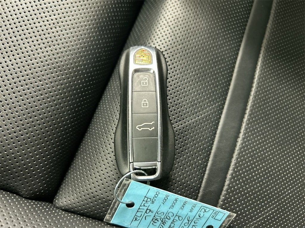 Certified 2021 Porsche Cayenne Coupe image 13