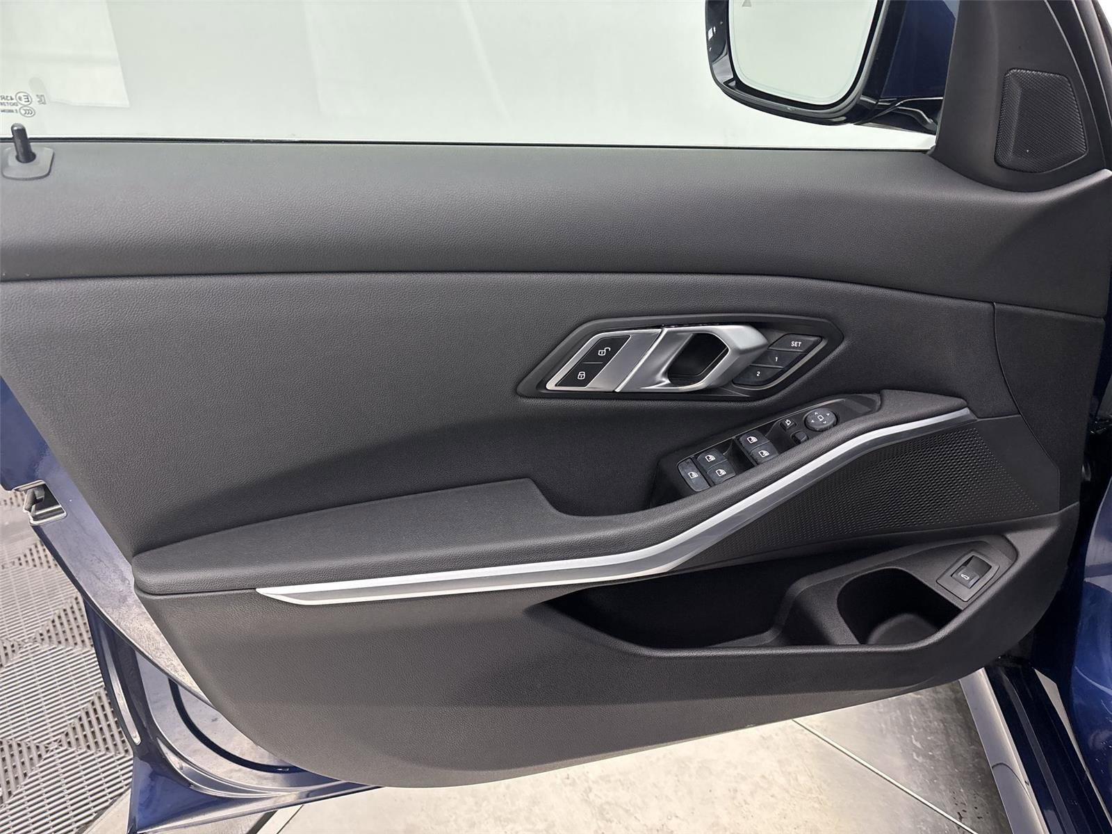 Used 2020 BMW 330i xDrive Sedan w/ Convenience Package image 26