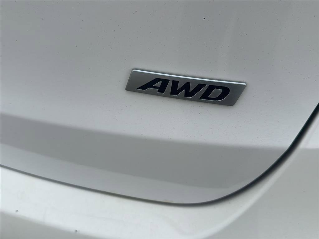 Used 2015 Hyundai Santa Fe GLS image 14