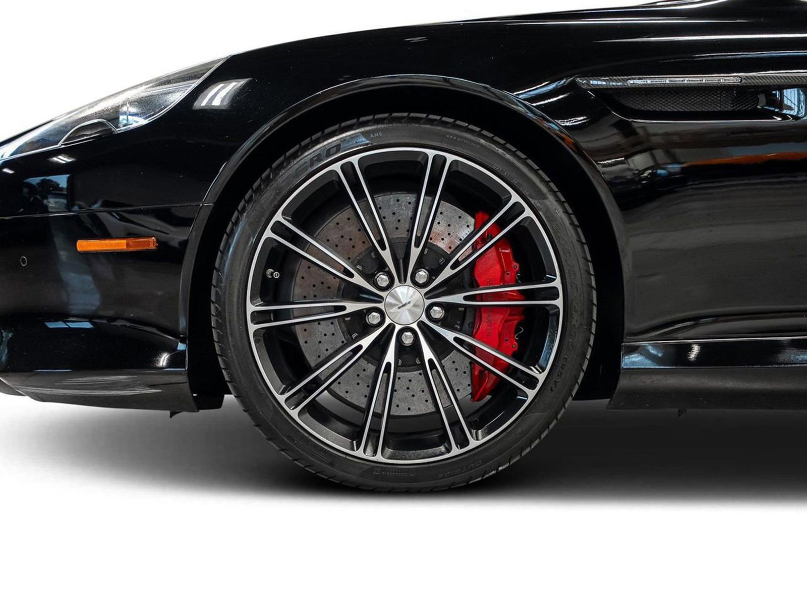 Used 2015 Aston Martin DB9 Volante image 17