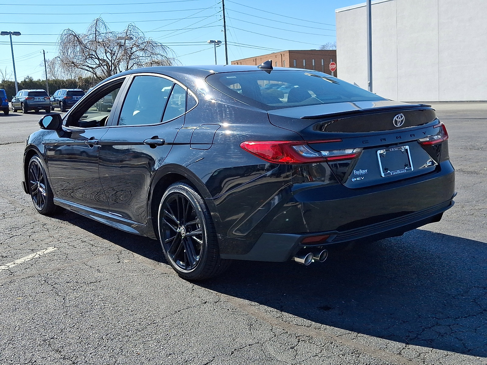 Used 2025 Toyota Camry SE image 4