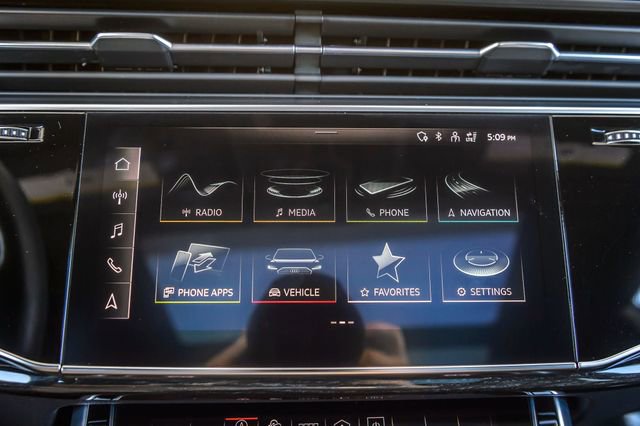 Used 2021 Audi Q8 Premium Plus w/ Premium Plus Package image 19