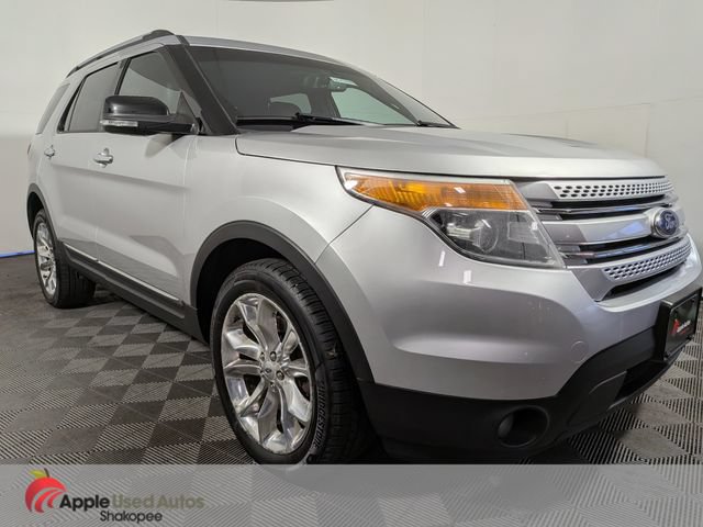 Used 2015 Ford Explorer XLT w/ Equipment Group 202A AWD/4WD image 1