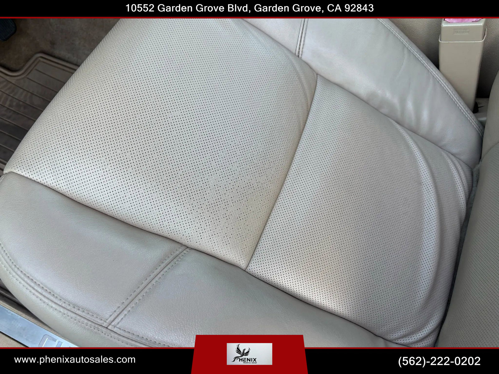 Used 2012 Chevrolet Suburban LTZ image 19