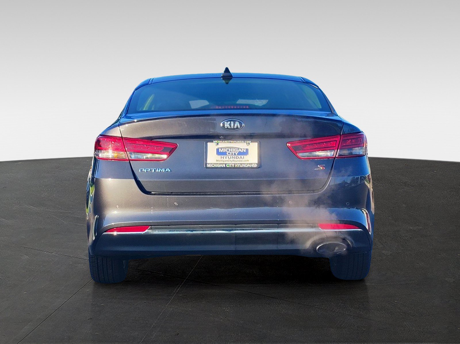 Used 2018 Kia Optima S FWD image 6