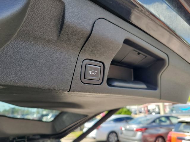 Used 2023 GMC Acadia SLE w/ Driver Convenience Package image 10