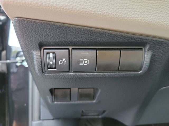 Used 2024 Toyota Corolla Cross L image 23