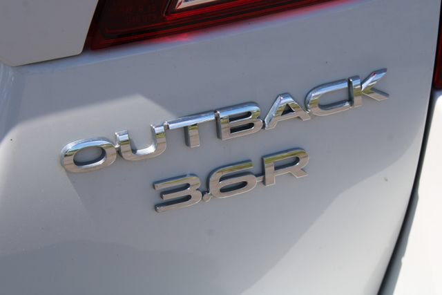 Used 2017 Subaru Outback 3.6R Limited AWD/4WD image 10