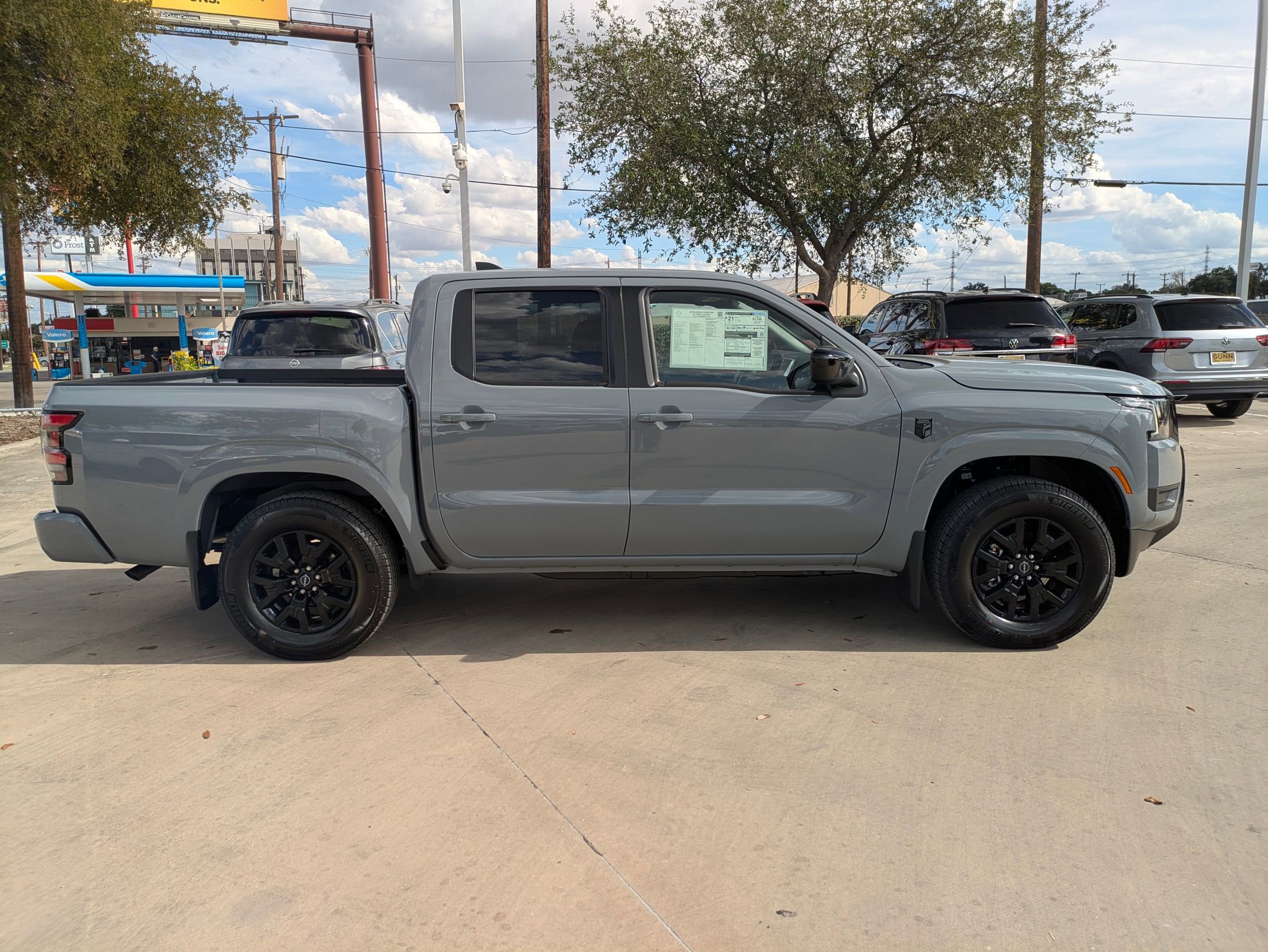 New 2026 Nissan Frontier SV image 2