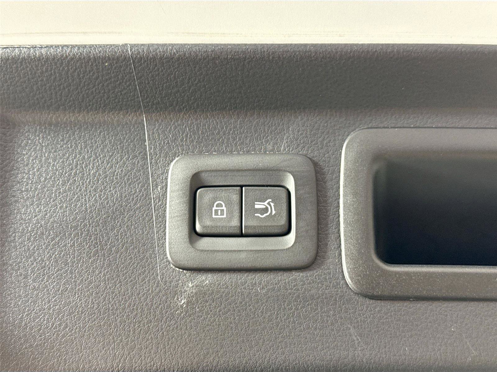 Certified 2025 MAZDA CX-50 AWD 2.5 Hybrid w/ Premium Pkg image 42