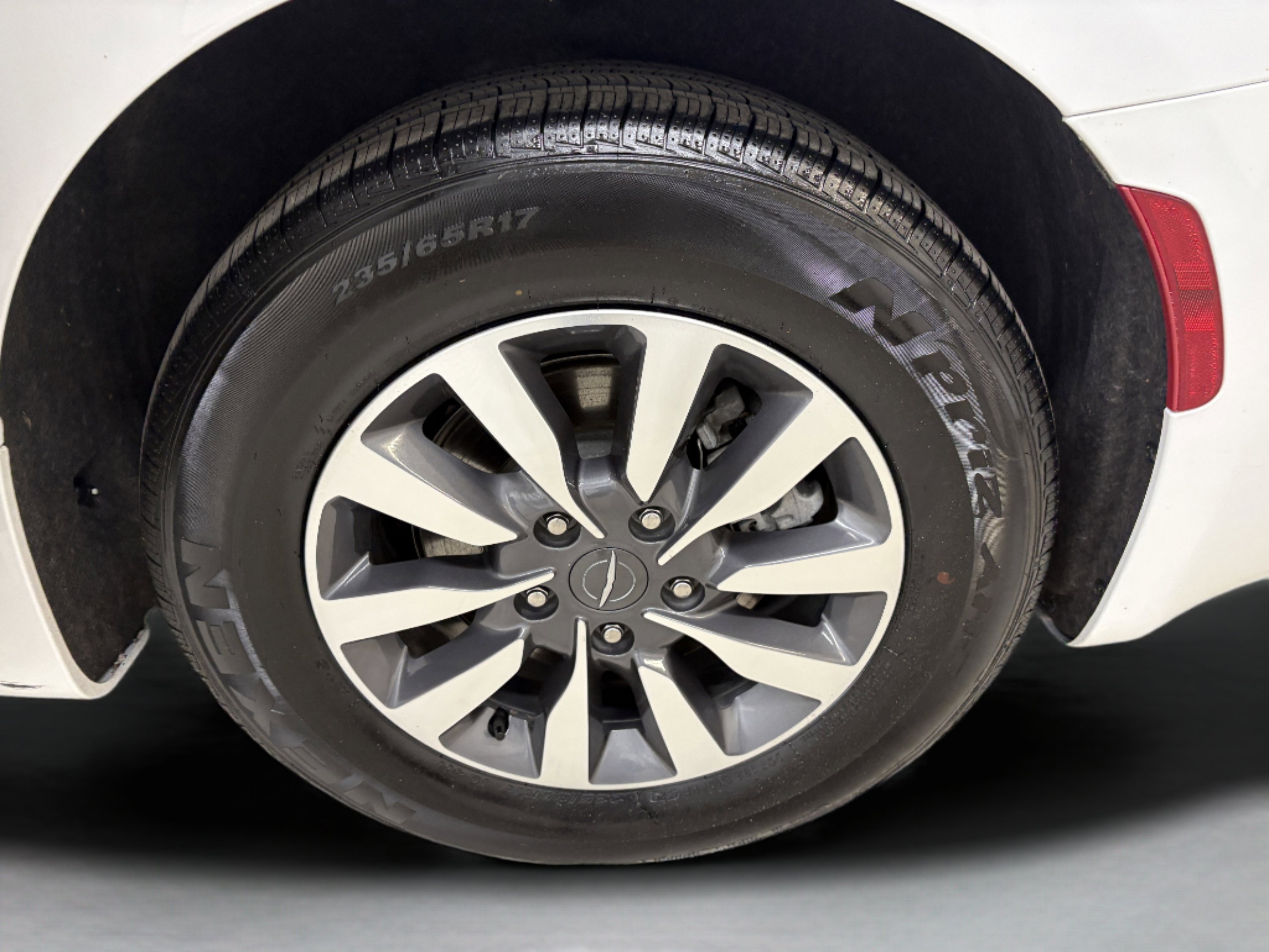 Used 2022 Chrysler Pacifica Touring-L FWD image 7