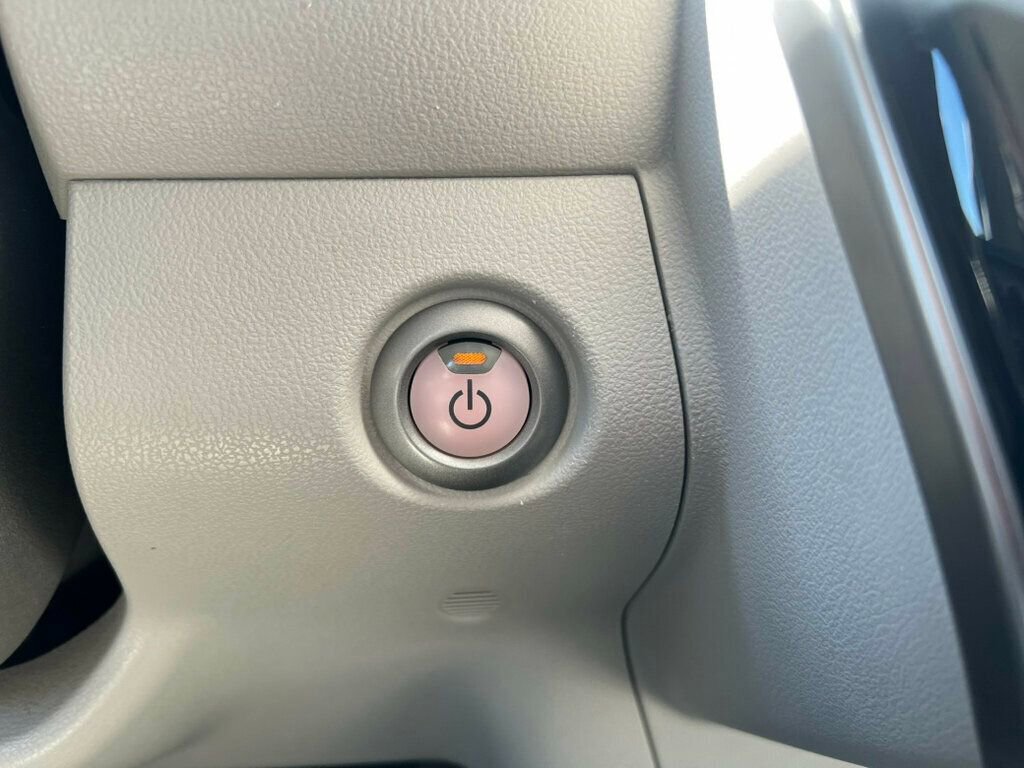 Used 2012 Nissan Leaf SL image 23