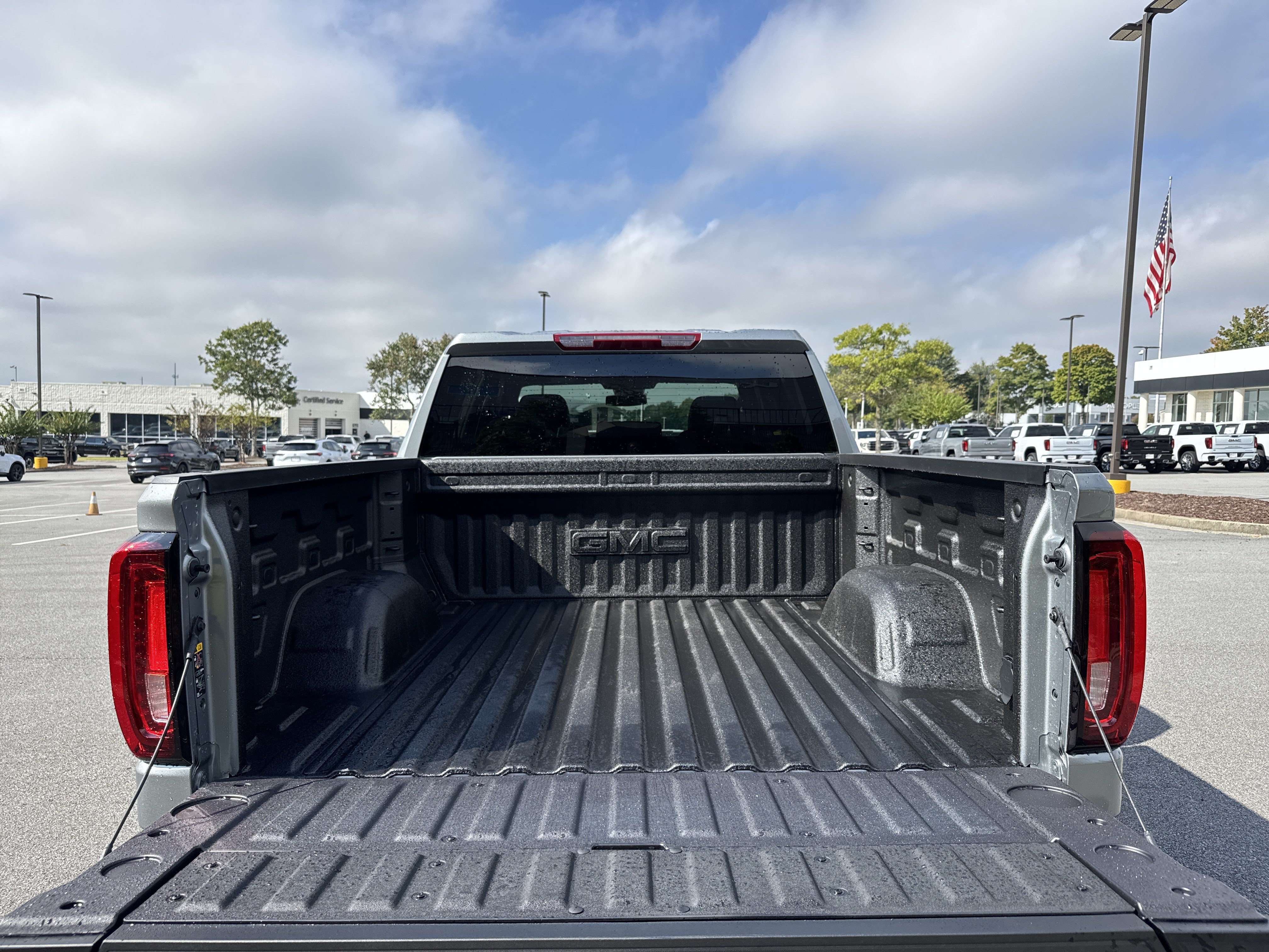 New 2026 GMC Sierra 1500 SLT w/ SLT Convenience Package AWD/4WD image 33