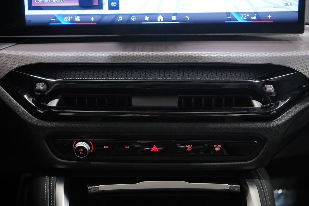 Used 2025 BMW 430i Coupe w/ M Sport Package image 13