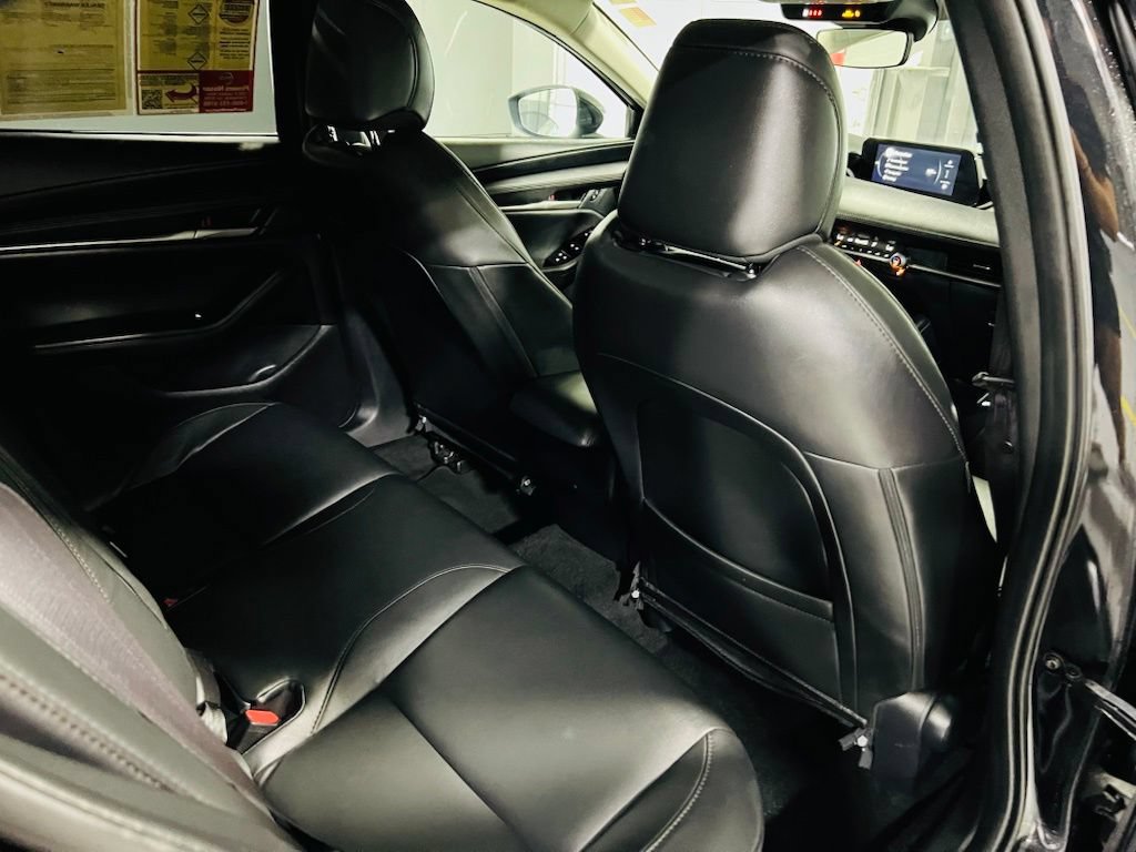 Used 2024 MAZDA MAZDA3 s FWD image 29