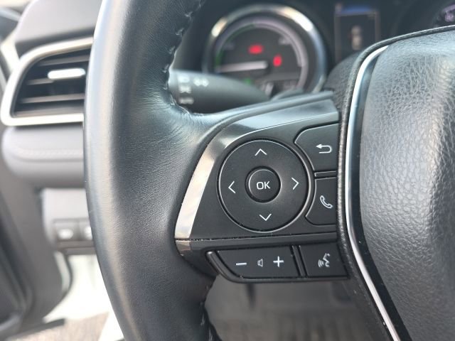 Used 2020 Toyota Camry SE w/ Sunroof Package FWD image 17