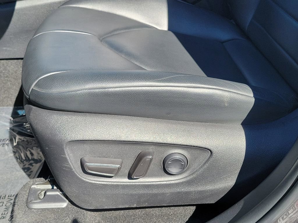 Used 2024 Toyota Highlander XLE image 16