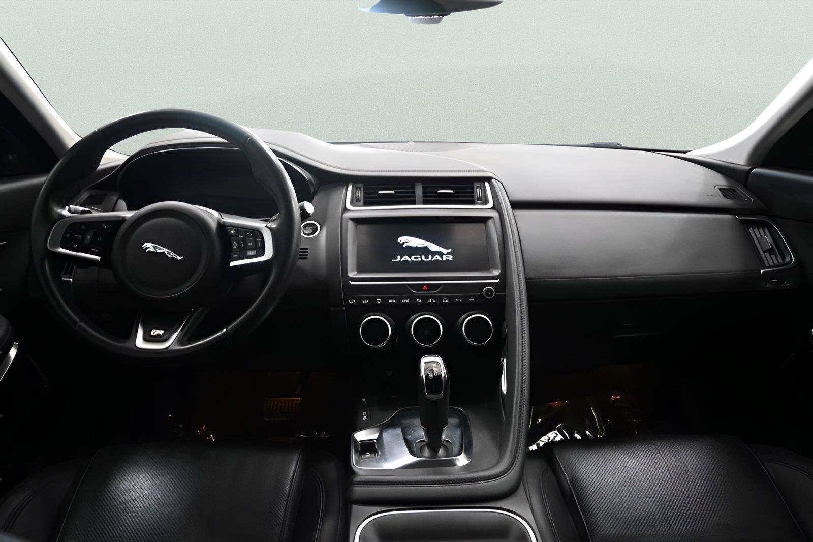 Used 2019 Jaguar E-PACE SE AWD/4WD image 13